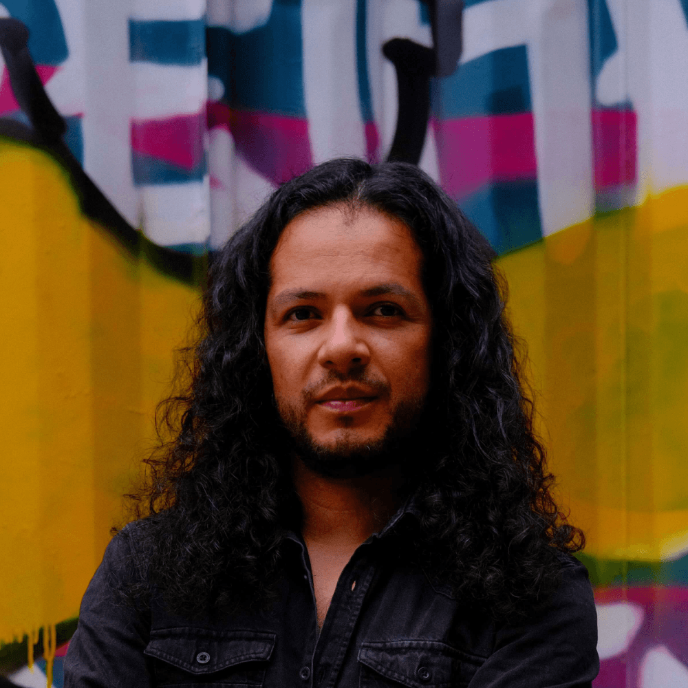 Carlos Prada, guitar